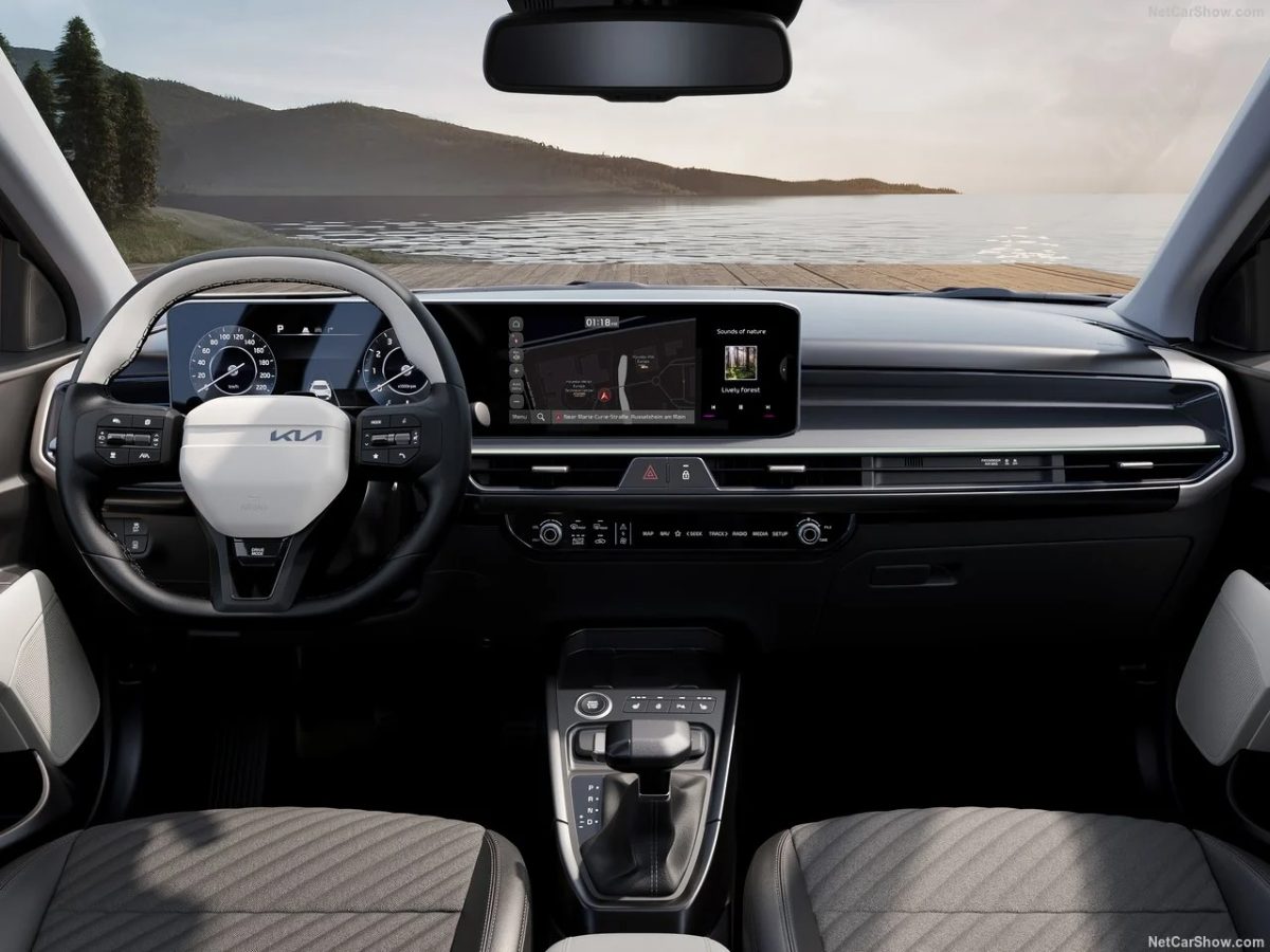 Kia STONIC 2023 - תמונת רכב